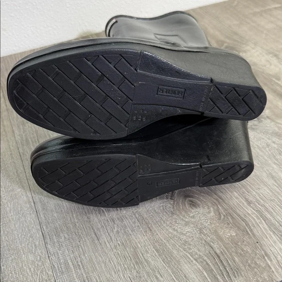 Hunter Women's Shiny Black Rain Boots - Picture 4 of 6